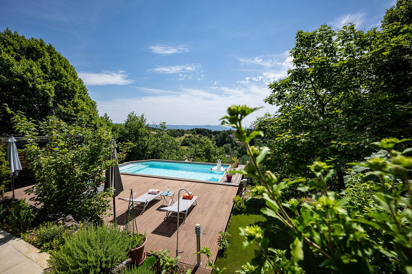 The pool and its panoramic terrace